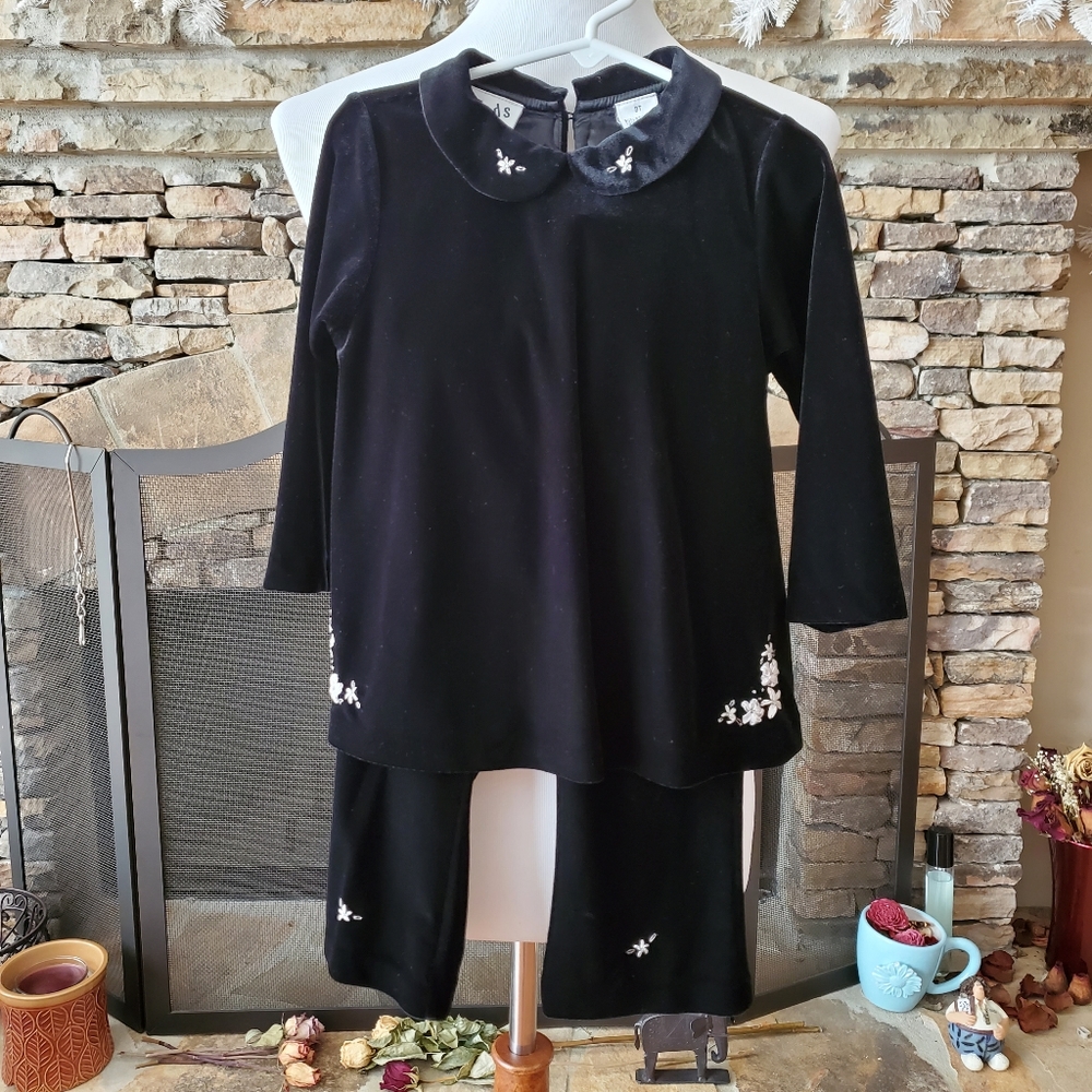 Norstrom Kids black velvet Outfit